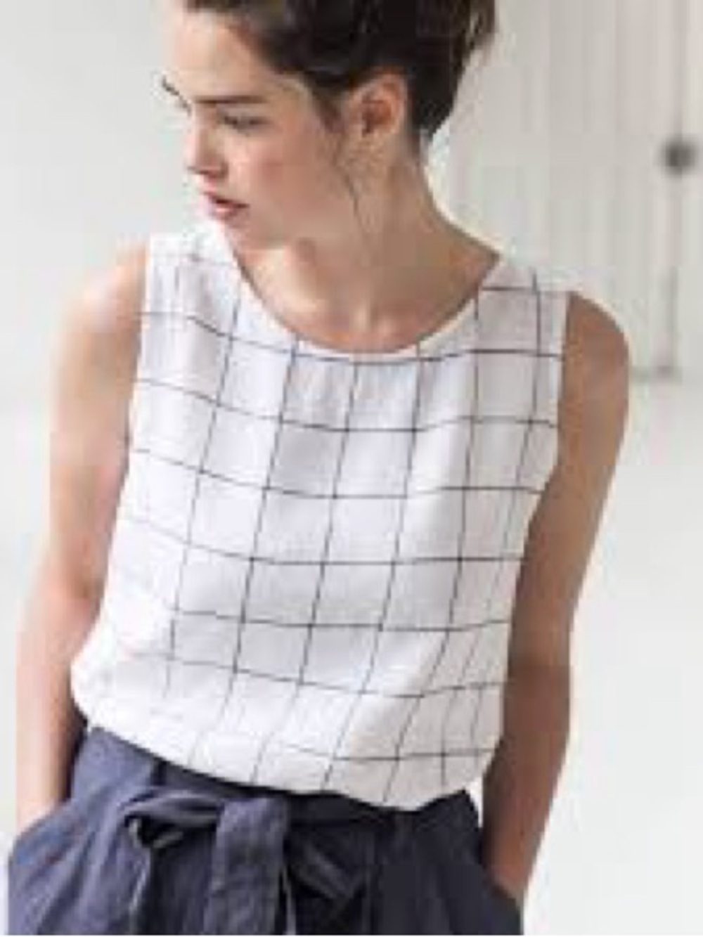 notPERFECTLINEN | Sleeveless Linen Tank Top - white & black windowpane check
